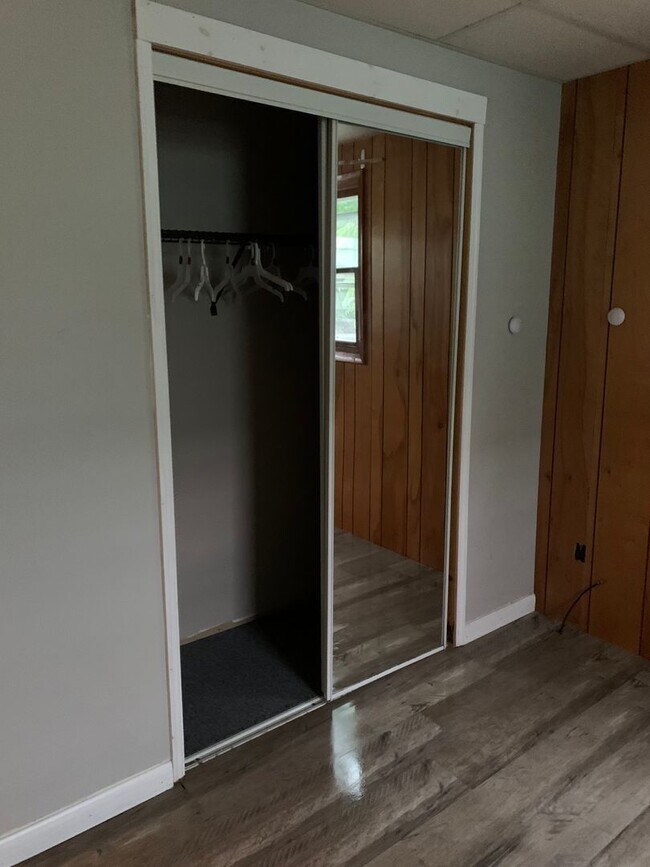 Foto del edificio - Beautiful 3 bdrm Home! Double Lot!