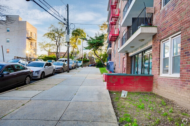 Building Photo - Karen Gardens Apartment