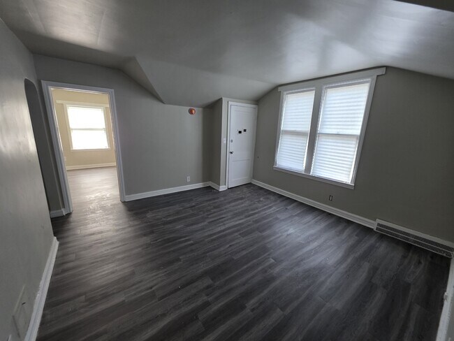 Foto del edificio - 15448 Log Cabin St