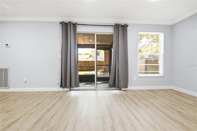 Foto del edificio - 14113 Village Terrace Dr