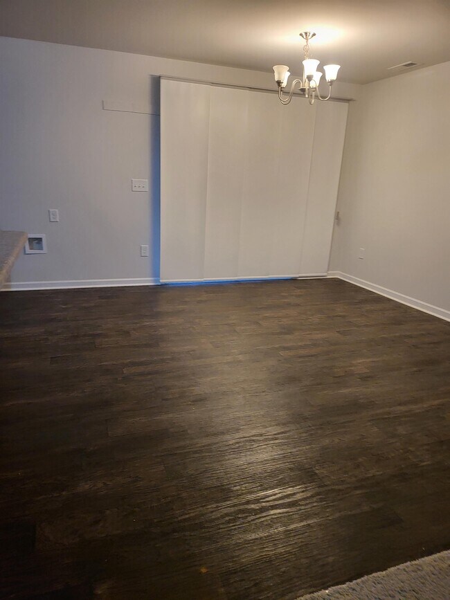 Building Photo - 7123 Woodmark Dr