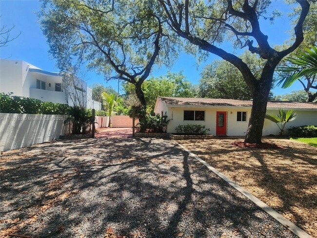 Building Photo - 16575 Old Cutler Rd