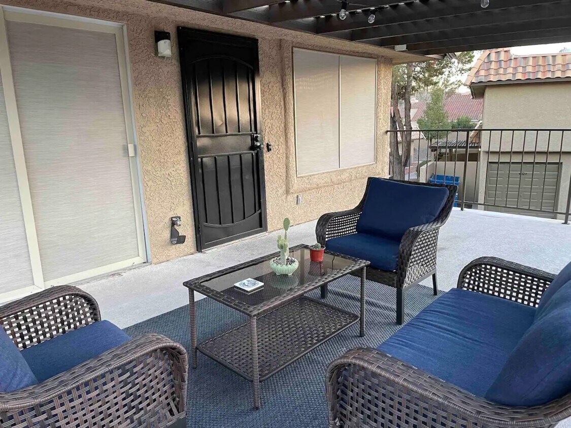 Foto del edificio - 1824 Plum Ct