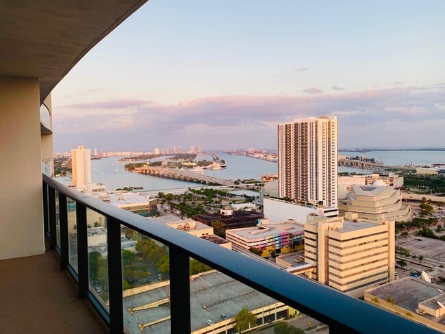 Foto del edificio - 1600 NE 1st Ave