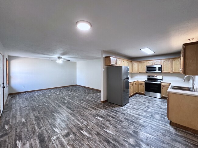 Foto del edificio - 610 E 7th St