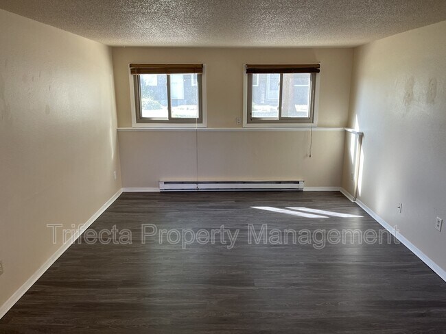 Building Photo - 4951 Basswood Dr