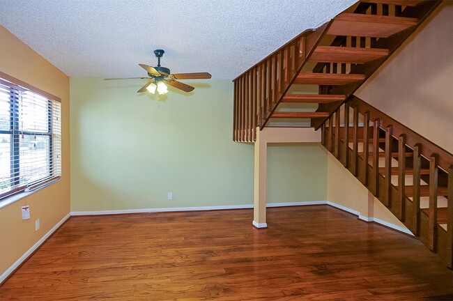 Building Photo - 5170 Tennis Ln