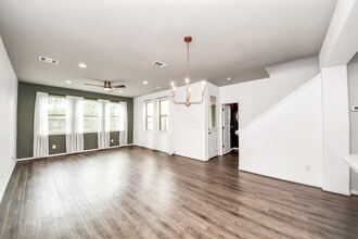 Building Photo - 7321 Hinsdale Dr