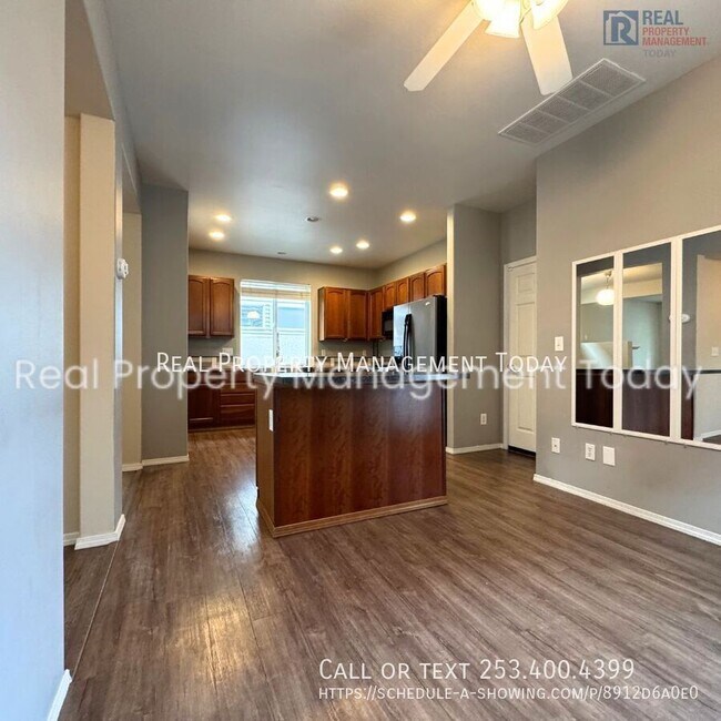 Foto del edificio - 18107 15th Avenue E