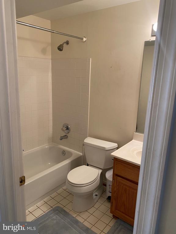 Building Photo - 5814 Wyndham Cir