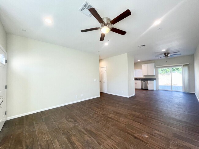Building Photo - COMING SOON! BEAUTIFUL 4 Bedroom / 2 Bathr...