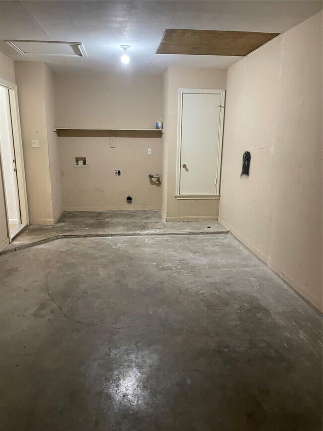 Building Photo - 105 Axis Deer Trail