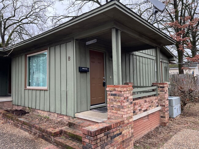 Building Photo - 5423 B St., Unit B, Little Rock AR 72205 -...