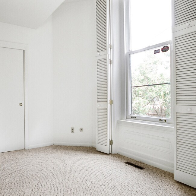 Foto del edificio - Franklin West Apartments, Leasing Office