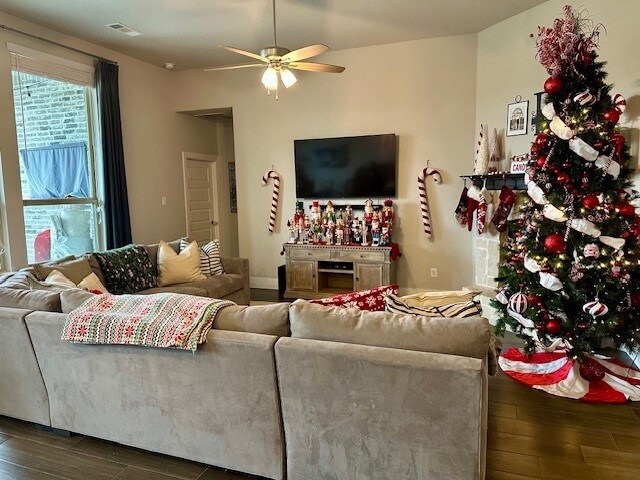 Foto del edificio - 1916 Quail Ln