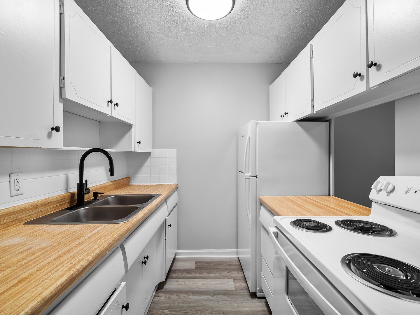 Lakeside – Lakeside: 2 Bed 1 Bath - Premium