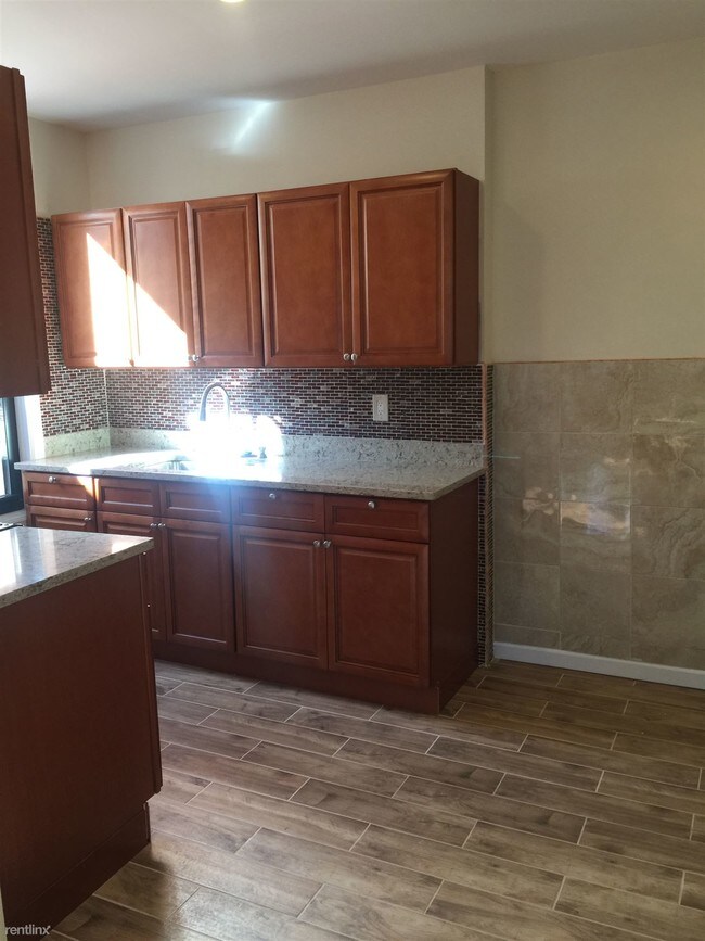 Foto del edificio - 2434 24th St