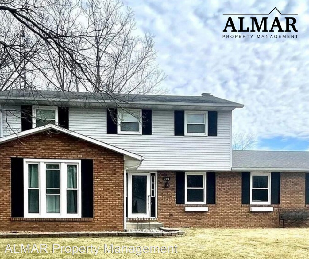 Foto principal - 4 br, 2.5 bath House - 204 Michigan Drive