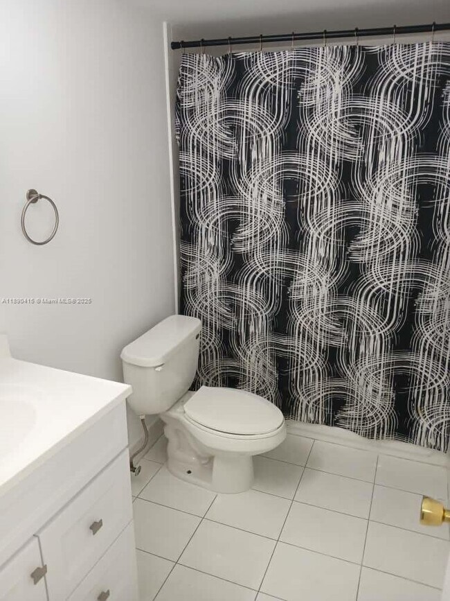 Foto del edificio - 8405 NW 8th St