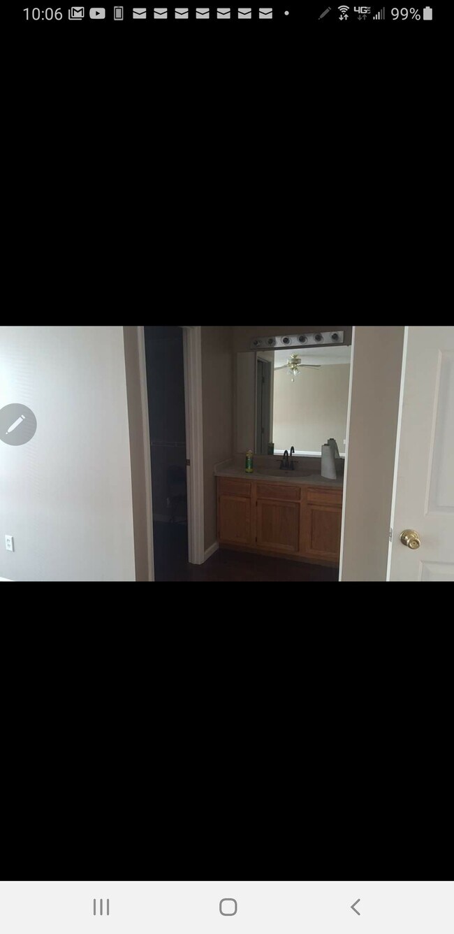 Building Photo - 204 Eagle Ridge Dr