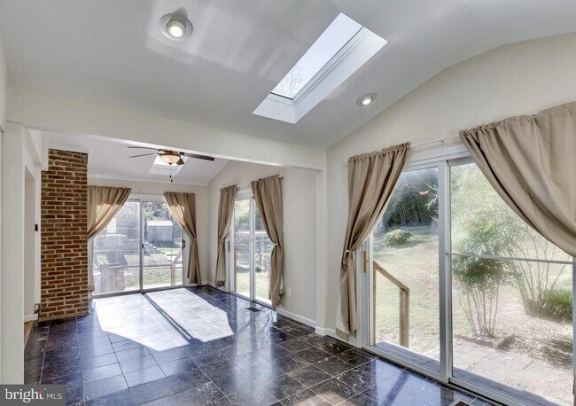 Foto del edificio - 6014 Leewood Dr