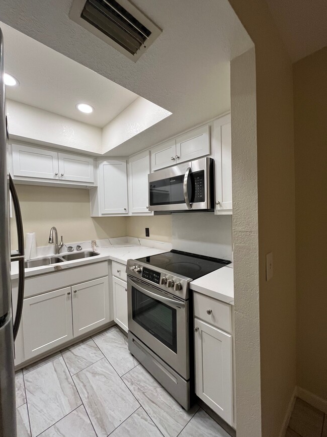 Photo - 17 E Ruth Ave Apartment