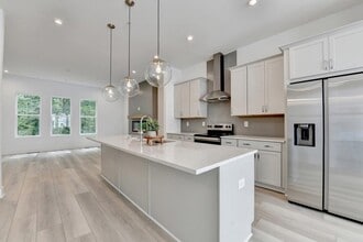 Building Photo - 503 Motivation Cir NW