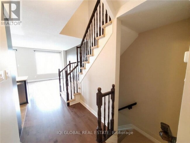 Building Photo - 211 Jersey Tea Cir