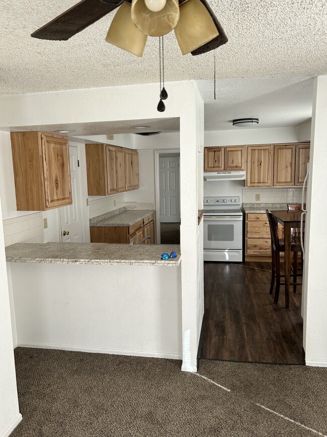 Building Photo - 301 W Abriendo Ave