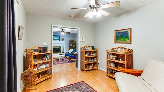 Foto del edificio - 443 Arrowhead Rd