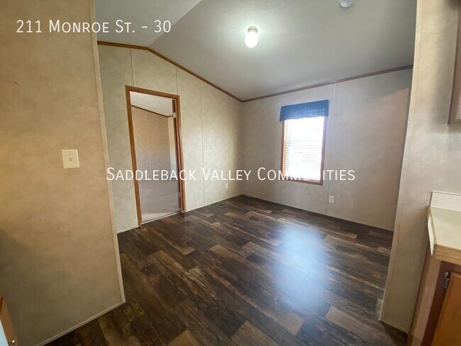 Building Photo - 211 Monroe St