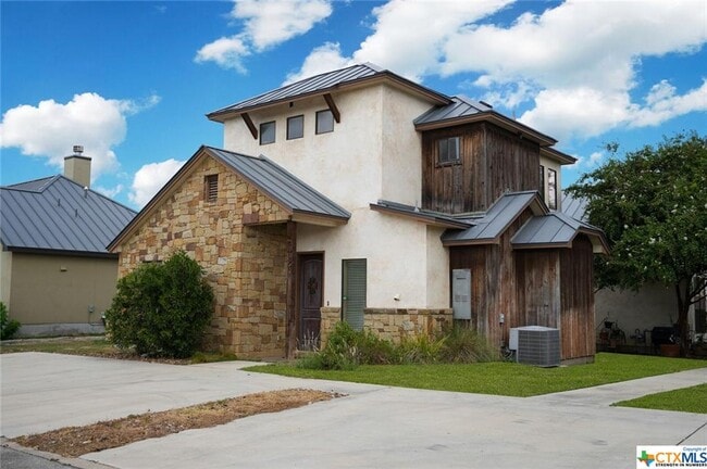 Building Photo - 1752 Gruene Vineyard Crossing