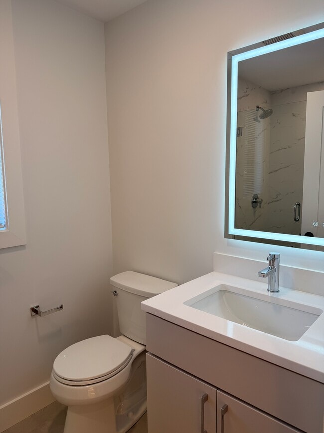 Building Photo - 27 Greycliff Rd