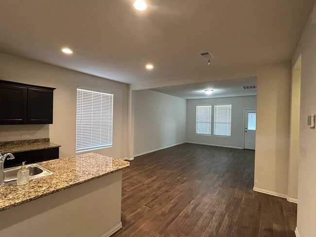 Building Photo - 1713 Twin Falls Dr