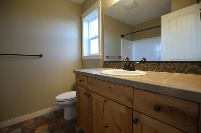 Foto del edificio - 881 Limelight Ave NW