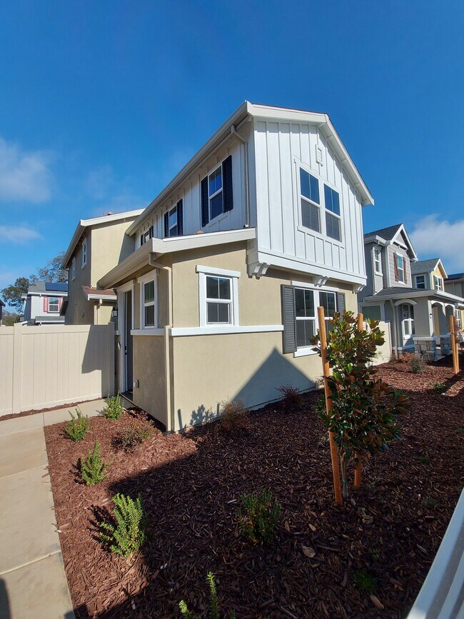 Entrada - 7862 Paseo de Daly