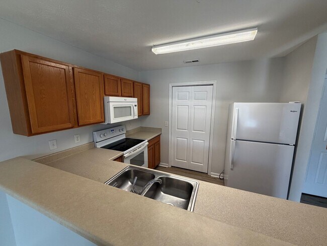 Building Photo - 2465 Millwood Loop