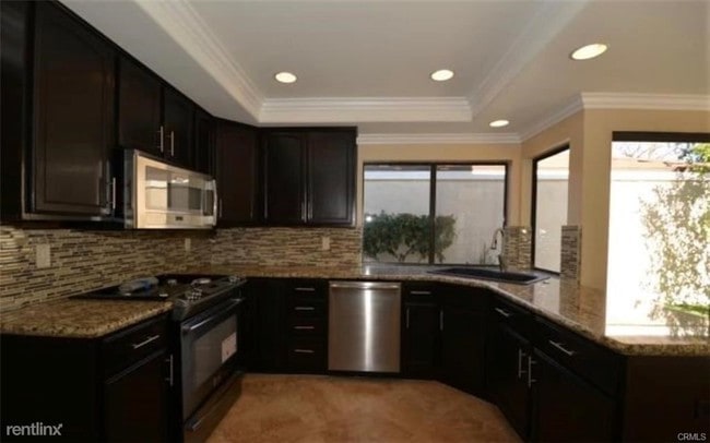 Building Photo - 4 br, 3 bath House - 5 Mountain Ash