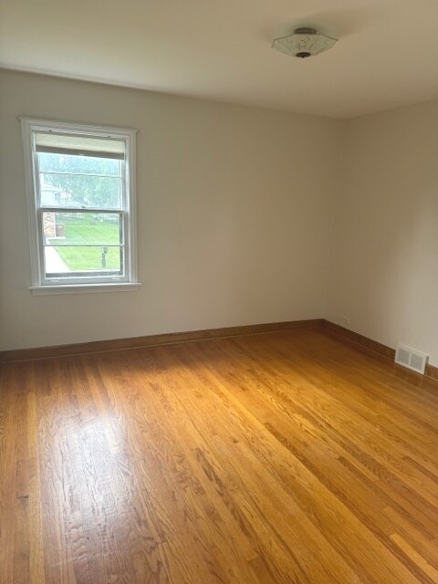 Building Photo - 8450 Wolf Rd