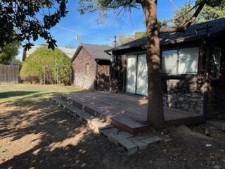 Backyard with deck - 2105 Porter Way