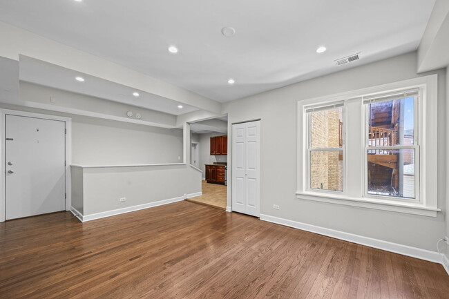 Building Photo - 9100 Lamon Ave