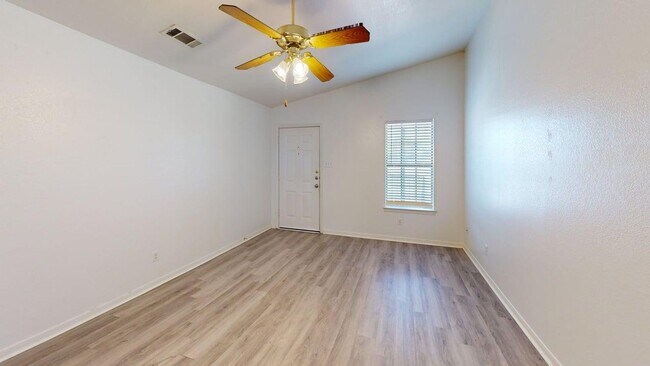 Foto del edificio - 204 W Truman Ave