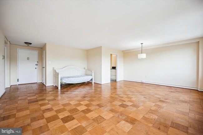 Building Photo - 10201 Grosvenor Pl