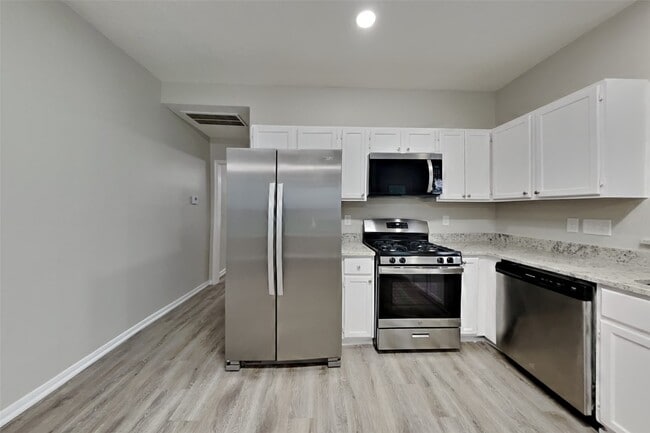 Building Photo - 21643 Bay Palms Dr