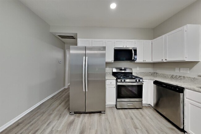 Foto del edificio - 21643 Bay Palms Dr