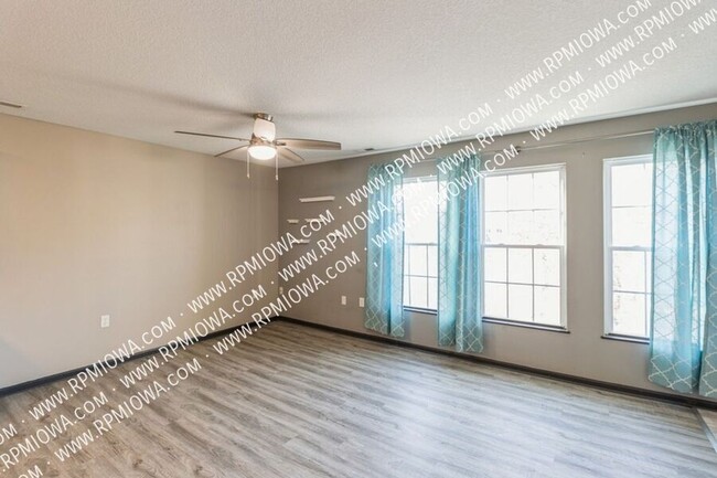 Foto del edificio - AFFORDABLE TOWNHOME!! 2 Bed, 1.5 Bath Town...