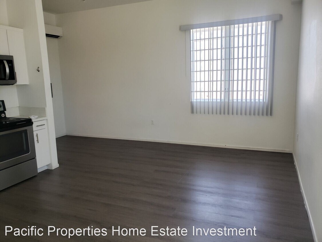 Foto principal - 3348 Spring St