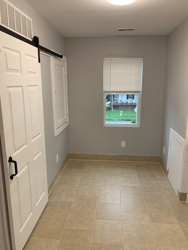 Building Photo - 4172 E Galbraith Rd