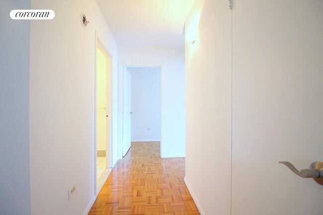 Foto del edificio - 225 Eighth Avenue 7G