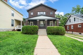 Building Photo - 2126 Yale Ave